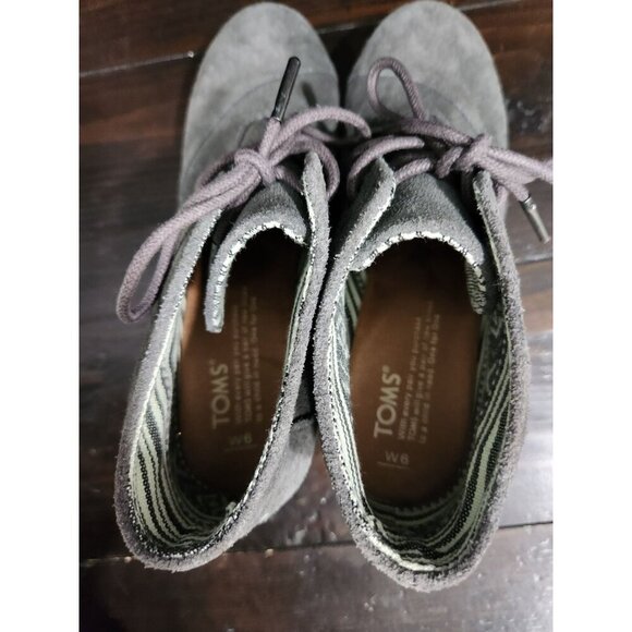 EUC TOMS Desert Wedge Gray Suede Lace-Up Booties/Sz. 6M - Picture 8 of 9